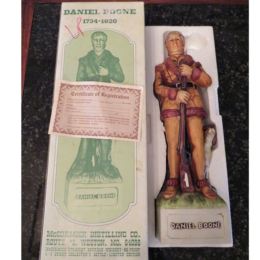 Vintage McCormick Daniel Boone Bourbon Whiskey Decanter w/ Box 86 Proof‎ Empty - Picture 4 of 16